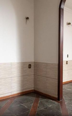 Casa à venda com 320m², 6 quartos e sem vaga Casa à venda com 320m², 6 quartos e sem vagaSala 2