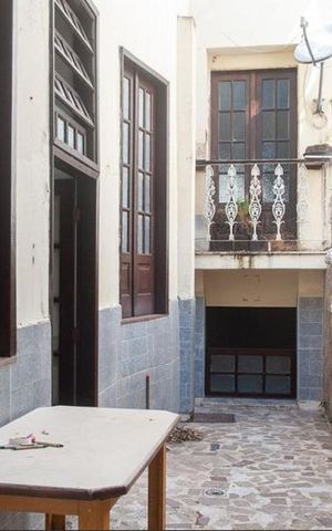 Casa à venda com 320m², 6 quartos e sem vaga Casa à venda com 320m², 6 quartos e sem vagaÁrea Externa