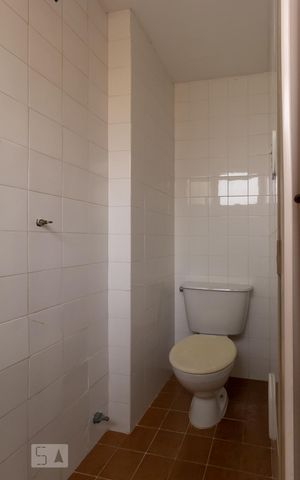 Apartamento à venda com 64m², 2 quartos e sem vagaBanheiro de Serviço