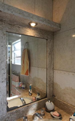 Casa à venda com 190m², 4 quartos e 1 vagaBanheiro
