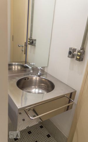 Studio à venda com 84m², 1 quarto e 2 vagas Studio à venda com 84m², 1 quarto e 2 vagasLavabo