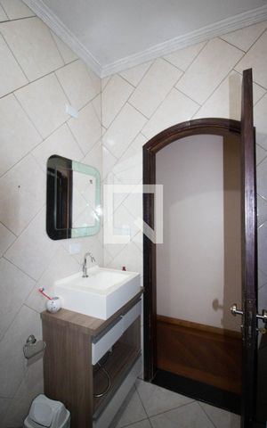 Casa para alugar com 113m², 3 quartos e 2 vagasBanheiro