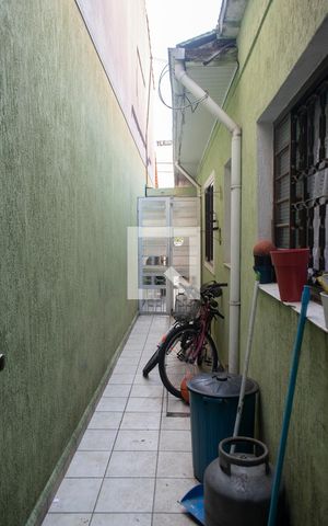 Casa à venda com 78m², 2 quartos e 2 vagas Casa à venda com 78m², 2 quartos e 2 vagasCorredor