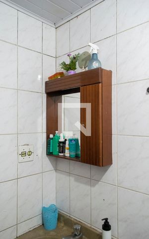 Casa à venda com 78m², 2 quartos e 2 vagas Casa à venda com 78m², 2 quartos e 2 vagasBanheiro