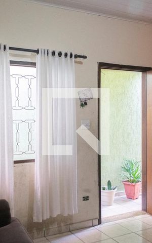 Casa à venda com 78m², 2 quartos e 2 vagas Casa à venda com 78m², 2 quartos e 2 vagasSala