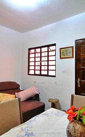 Casa à venda com 83m², 2 quartos e 2 vagasSala