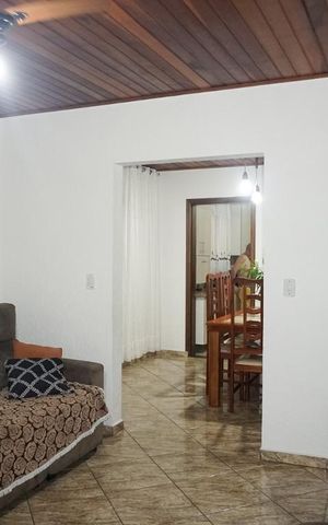 Casa à venda com 200m², 3 quartos e 2 vagasSala