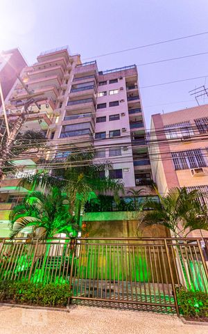 Apartamento à venda com 105m², 3 quartos e 2 vagas Apartamento à venda com 105m², 3 quartos e 2 vagasFachada