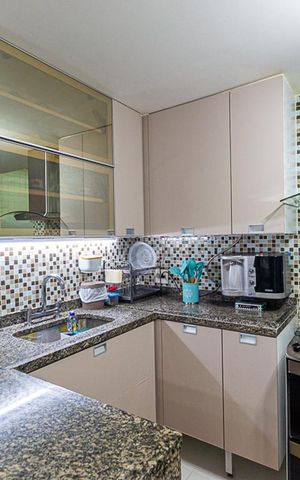 Apartamento à venda com 105m², 3 quartos e 2 vagas Apartamento à venda com 105m², 3 quartos e 2 vagasCozinha