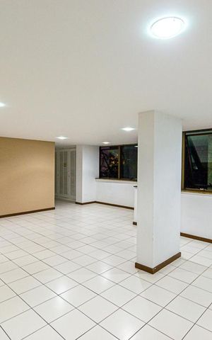 Apartamento à venda com 105m², 3 quartos e 2 vagas Apartamento à venda com 105m², 3 quartos e 2 vagasÁrea comum - Salão de festas