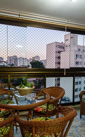 Apartamento à venda com 105m², 3 quartos e 2 vagas Apartamento à venda com 105m², 3 quartos e 2 vagasVaranda da Sala