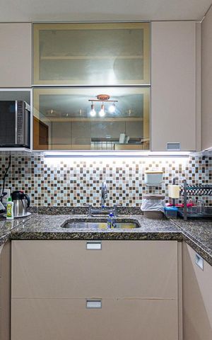 Apartamento à venda com 105m², 3 quartos e 2 vagas Apartamento à venda com 105m², 3 quartos e 2 vagasCozinha