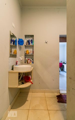 Casa à venda com 350m², 3 quartos e 1 vagaBanheiro da Suíte 1