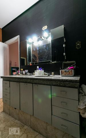 Casa à venda com 350m², 3 quartos e 1 vagaBanheiro da Suíte 3