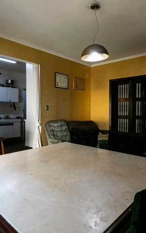 Casa à venda com 350m², 3 quartos e 1 vagaSala
