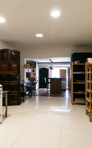 Casa à venda com 350m², 3 quartos e 1 vagaGaragem - Loja