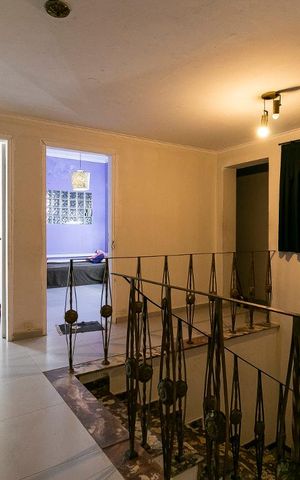 Casa à venda com 350m², 3 quartos e 1 vagaEscadas