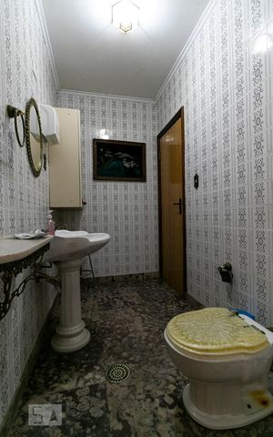 Casa à venda com 350m², 3 quartos e 1 vagaGaragem - Banheiro