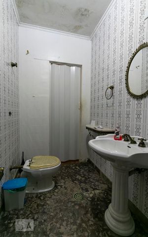 Casa à venda com 350m², 3 quartos e 1 vagaGaragem - Banheiro