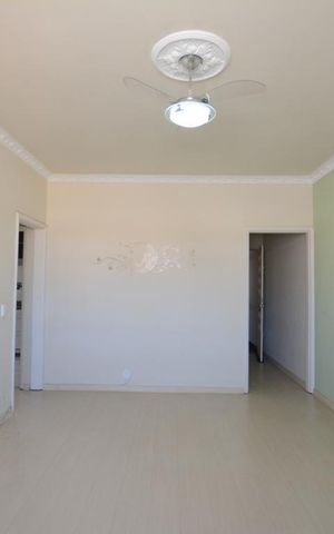 Apartamento para alugar com 84m², 2 quartos e 1 vagaSala
