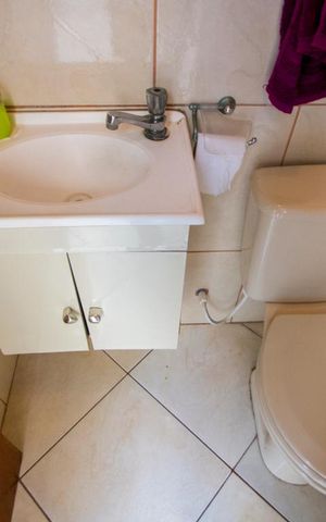 Casa à venda com 145m², 3 quartos e 1 vaga Casa à venda com 145m², 3 quartos e 1 vagaBanheiro de serviço