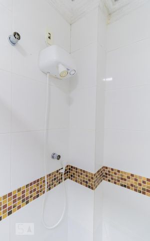 Casa à venda com 320m², 2 quartos e 3 vagas Casa à venda com 320m², 2 quartos e 3 vagasDetalhe banheiro
