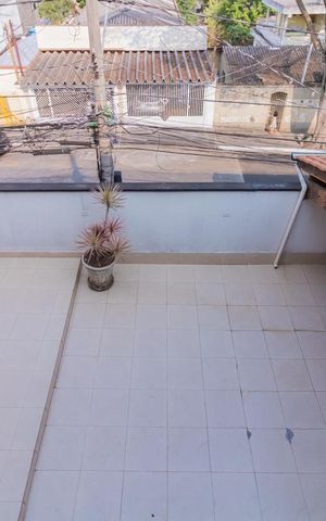 Casa à venda com 320m², 2 quartos e 3 vagas Casa à venda com 320m², 2 quartos e 3 vagasTerraço