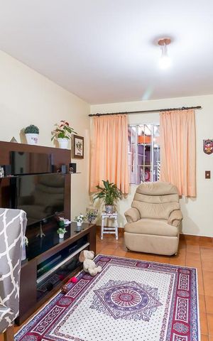 Casa à venda com 112m², 2 quartos e 1 vagaSala