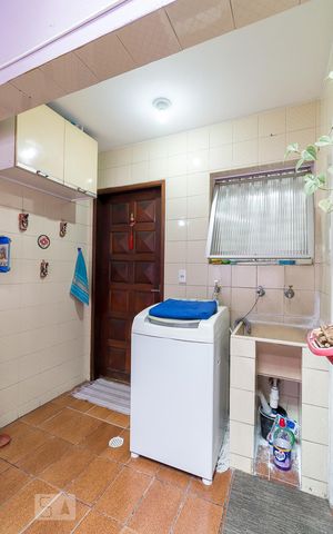 Casa à venda com 112m², 2 quartos e 1 vagaÁrea de serviço