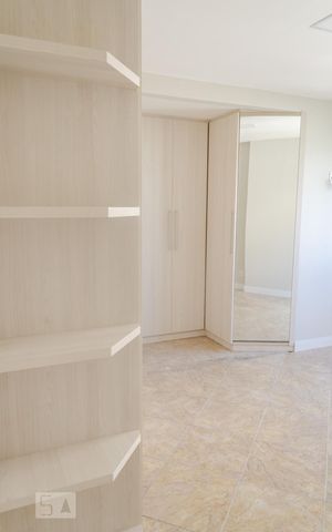 Apartamento à venda com 190m², 3 quartos e 2 vagas Apartamento à venda com 190m², 3 quartos e 2 vagasQuarto 3 - Suíte
