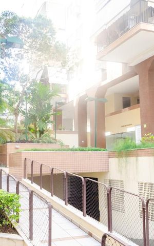 Apartamento à venda com 190m², 3 quartos e 2 vagas Apartamento à venda com 190m², 3 quartos e 2 vagasEntrada