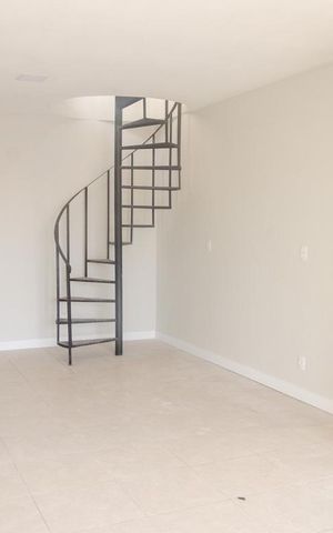 Apartamento à venda com 190m², 3 quartos e 2 vagas Apartamento à venda com 190m², 3 quartos e 2 vagasSala