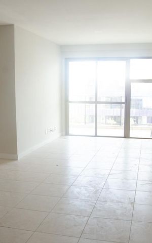 Apartamento à venda com 190m², 3 quartos e 2 vagas Apartamento à venda com 190m², 3 quartos e 2 vagasSala