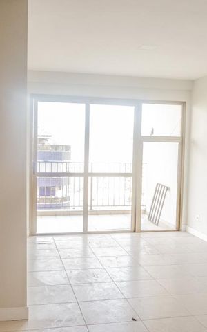 Apartamento à venda com 190m², 3 quartos e 2 vagas Apartamento à venda com 190m², 3 quartos e 2 vagasSala