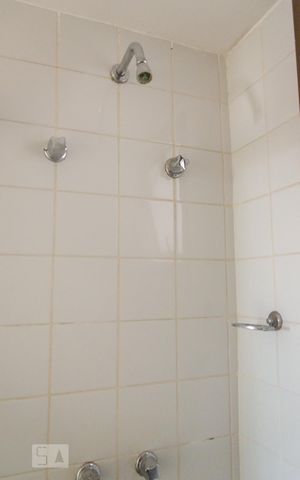 Apartamento à venda com 190m², 3 quartos e 2 vagas Apartamento à venda com 190m², 3 quartos e 2 vagasBanheiro 2