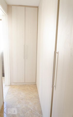 Apartamento à venda com 190m², 3 quartos e 2 vagas Apartamento à venda com 190m², 3 quartos e 2 vagasÁrea de Serviço - Armários
