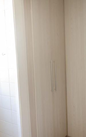 Apartamento à venda com 190m², 3 quartos e 2 vagas Apartamento à venda com 190m², 3 quartos e 2 vagasÁrea de Serviço - Armários