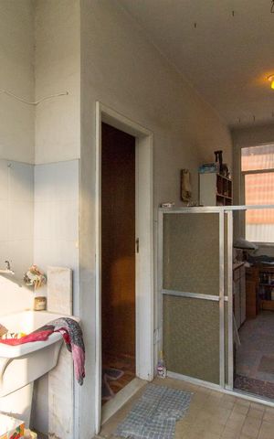 Casa à venda com 300m², 4 quartos e 3 vagas Casa à venda com 300m², 4 quartos e 3 vagasVaranda Suíte 2
