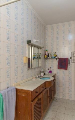 Casa à venda com 300m², 4 quartos e 3 vagas Casa à venda com 300m², 4 quartos e 3 vagasBanheiro Social