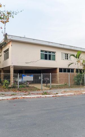 Casa à venda com 300m², 3 quartos e 5 vagasFachada