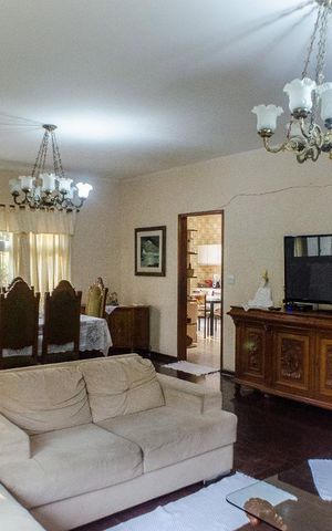 Casa à venda com 300m², 3 quartos e 5 vagasSala