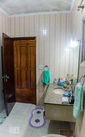 Casa à venda com 300m², 3 quartos e 5 vagasBanheiro da Suíte