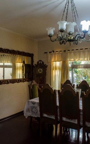 Casa à venda com 300m², 3 quartos e 5 vagasSala