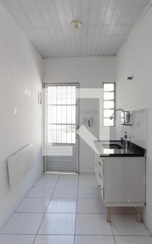 Casa de condomínio para alugar com 50m², 1 quarto e sem vaga Casa de condomínio para alugar com 50m², 1 quarto e sem vagaSala/Cozinha