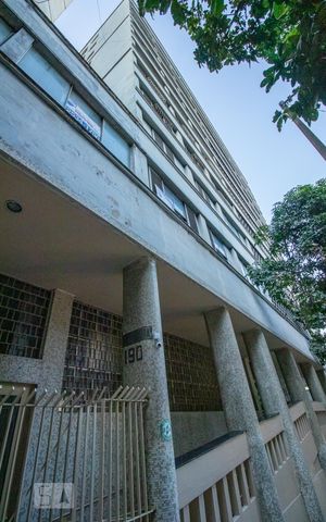 Apartamento à venda com 120m², 3 quartos e sem vaga Apartamento à venda com 120m², 3 quartos e sem vagaFachada