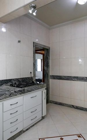 Apartamento à venda com 120m², 3 quartos e sem vaga Apartamento à venda com 120m², 3 quartos e sem vagaCozinha