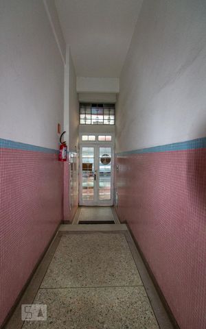 Apartamento para alugar com 80m², 2 quartos e sem vaga Apartamento para alugar com 80m², 2 quartos e sem vagaHall social