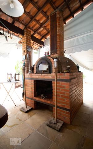 Casa de condomínio à venda com 350m², 6 quartos e 3 vagas Casa de condomínio à venda com 350m², 6 quartos e 3 vagasChurrasqueira