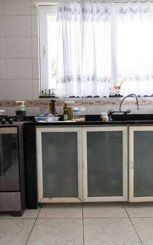 Casa de condomínio à venda com 350m², 6 quartos e 3 vagas Casa de condomínio à venda com 350m², 6 quartos e 3 vagasCozinha