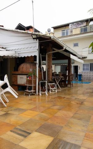 Casa de condomínio à venda com 350m², 6 quartos e 3 vagas Casa de condomínio à venda com 350m², 6 quartos e 3 vagasÁrea comum